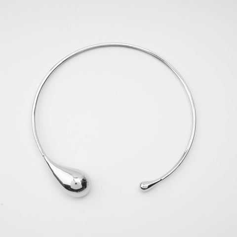 Axelle Teardrop Pendant Necklace, Cuavan