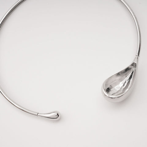 Axelle Teardrop Pendant Necklace, Cuavan