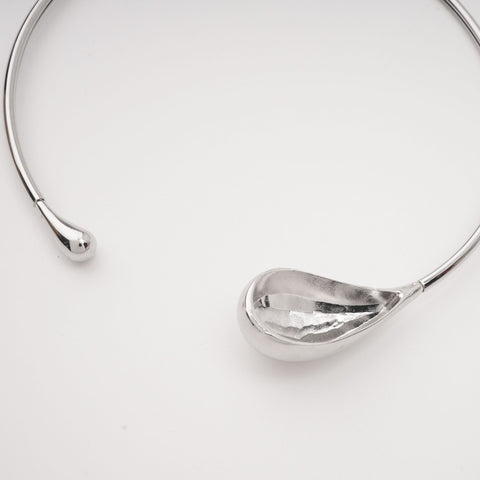 Axelle Teardrop Pendant Necklace, Cuavan